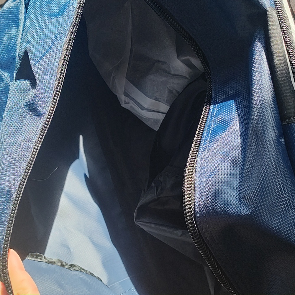 OGIO DUFFLE Bag - Picture 6 of 9